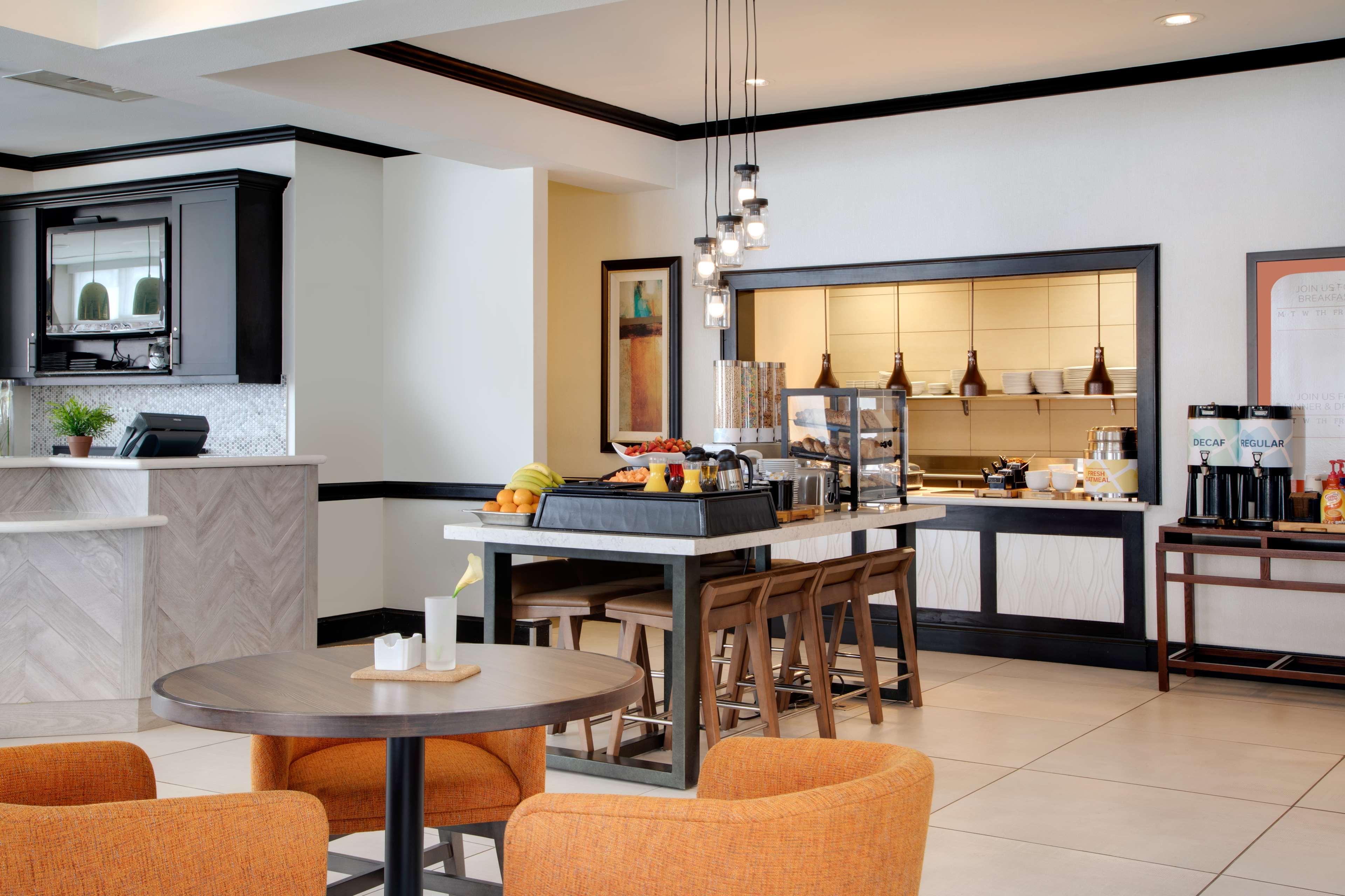 Hilton Garden Inn Tyler Esterno foto