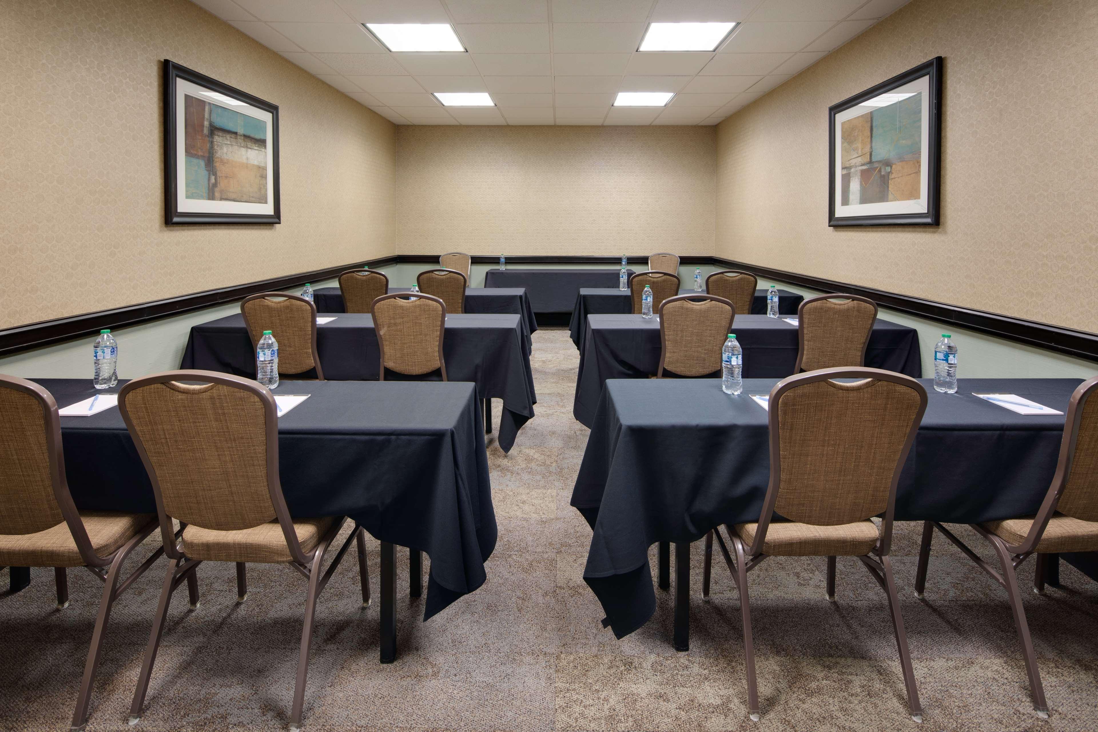 Hilton Garden Inn Tyler Esterno foto
